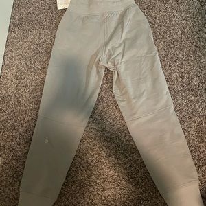 Lululemon metro miles jogger